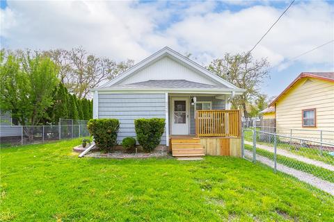 828 E 27th St, Des Moines, IA 50317