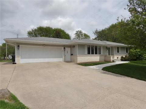 215 Beverly Cir, Monroe, IA 50170