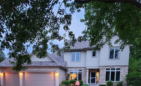 9216 Westfield Cir, Johnston, IA 50131