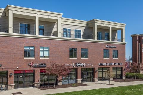160 S 68th St #1305, West Des Moines, IA 50266