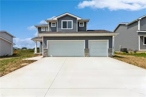 2202 26th Ave SW, Altoona, IA 50009