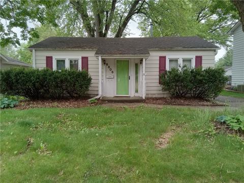 6806 Oliver Smith Dr, Urbandale, IA 50322
