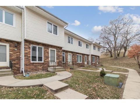 234 Holiday Cir #45, West Des Moines, IA 50265