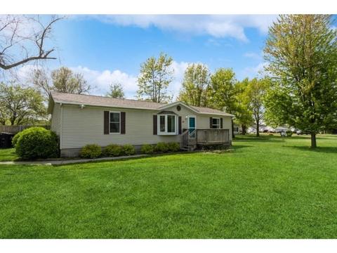 510 S 4th St, Adel, IA 50003