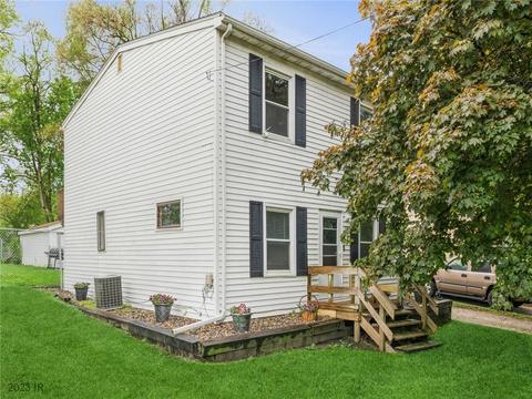 229 E Payton Ave, Des Moines, IA 50315