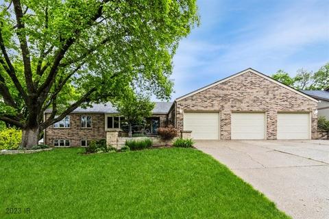 813 36th St, West Des Moines, IA 50265