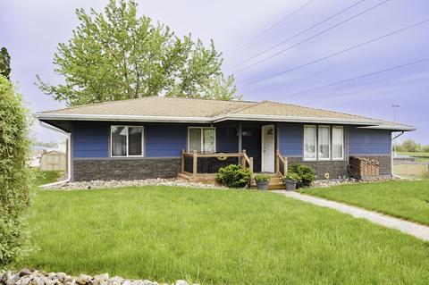 1425 Highview Dr, Perry, IA 50220