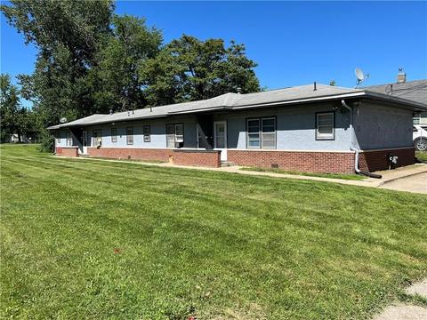 910 N 6th Ave E, Newton, IA 50208