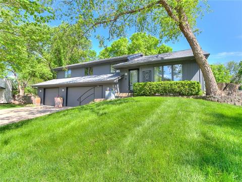 1333 NW 90th St, Clive, IA 50325