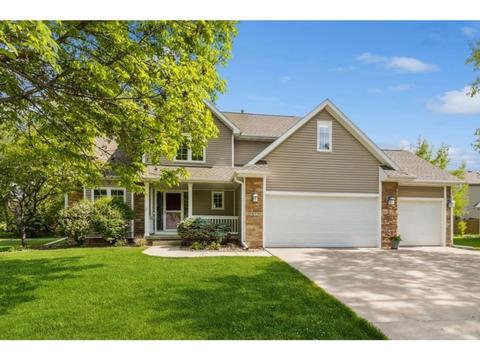 7673 Aspen Dr, West Des Moines, IA 50266