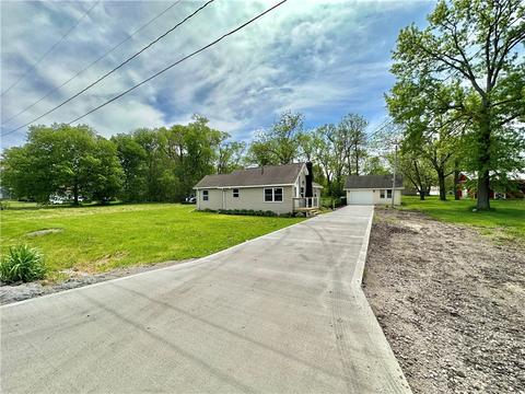 4675 NE Aurora Ave, Des Moines, IA 50317