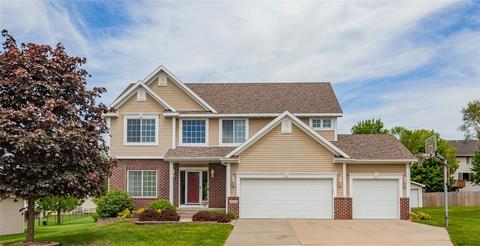 4570 Zilker Dr, Pleasant Hill, IA 50327