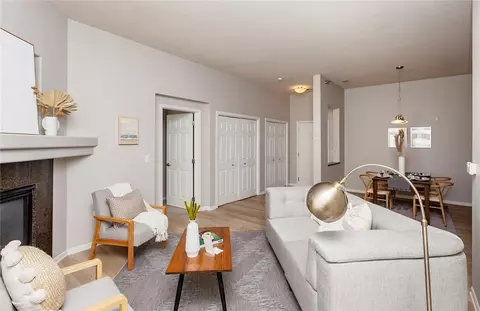 3031 Grand Ave #307, Des Moines, IA 50312