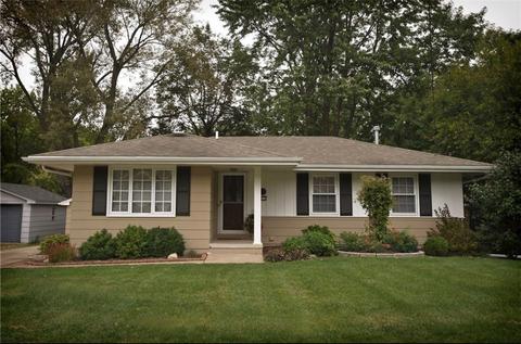8417 Airline Ave, Urbandale, IA 50322