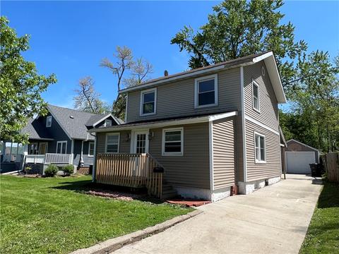 3704 Rollins Ave, Des Moines, IA 50312