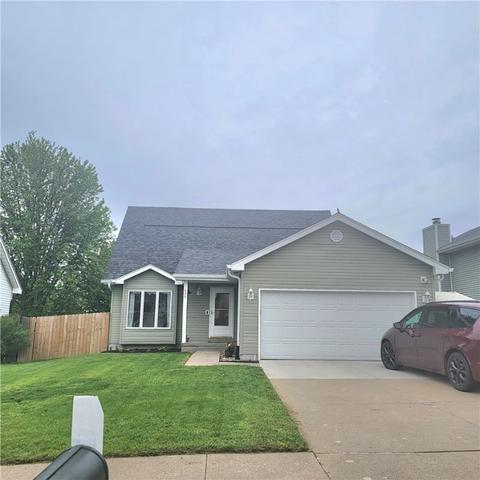 609 55th St, West Des Moines, IA 50266