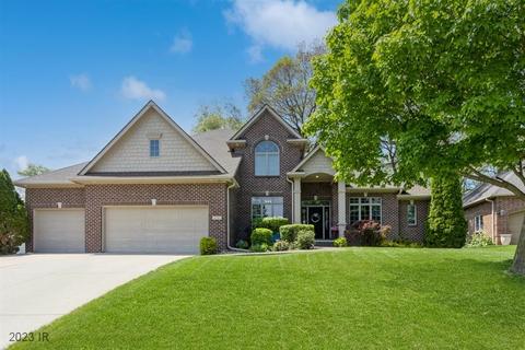 670 SE Brentwood Dr, Waukee, IA 50263