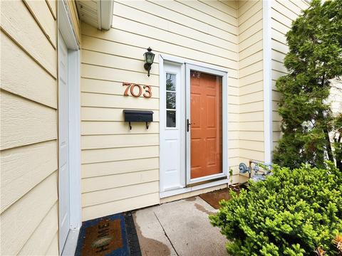 703 Garnet Dr, Ames, IA 50010