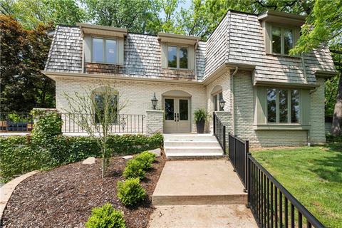 2901 Terrace Dr, Des Moines, IA 50312