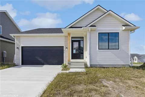 310 NE Country Meadow Dr, Ankeny, IA 50021