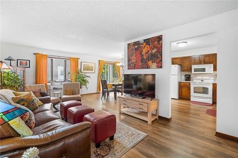 1108 49th St #2, West Des Moines, IA 50266