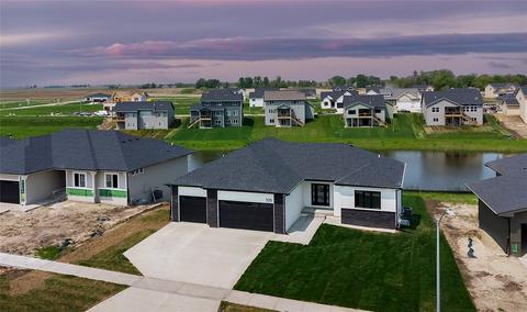 105 NW Alderleaf Dr, Waukee, IA 50263