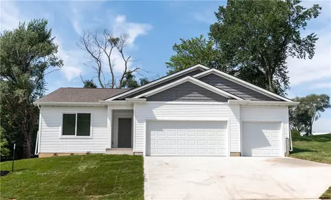 606 Neely St NE, Mitchellville, IA 50169