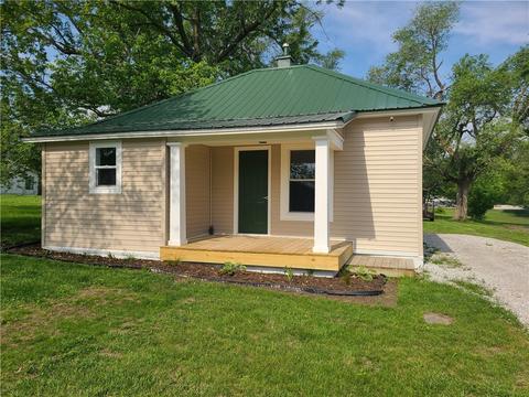 409 2nd St NE, Melcher Dallas, IA 50062