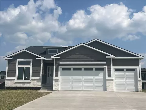 875 NW Frescott Cir, Waukee, IA 50263