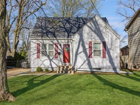 1434 57th St, Des Moines, IA 50311