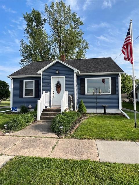 1004 2nd St, Sully, IA 50251