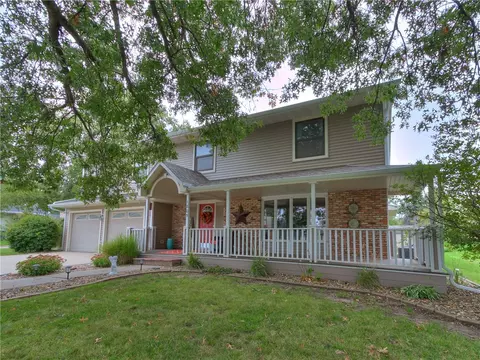 1805 Prairie St, Grinnell, IA 50112