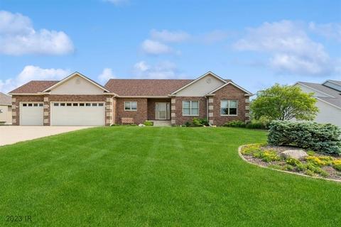 2308 W 10th Ave, Indianola, IA 50125