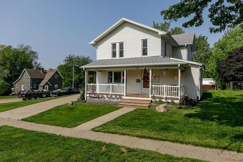 514 S 3rd St, Knoxville, IA 50138