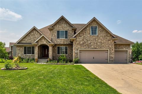 5205 Waterfront Ct, Pleasant Hill, IA 50327