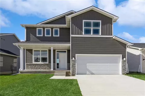 306 NE Country Meadow Dr, Ankeny, IA 50021
