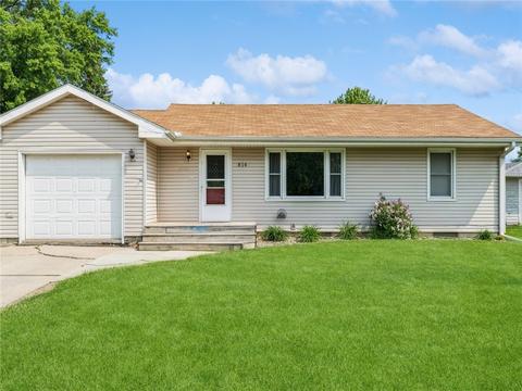 814 Euclid Ave, Indianola, IA 50125