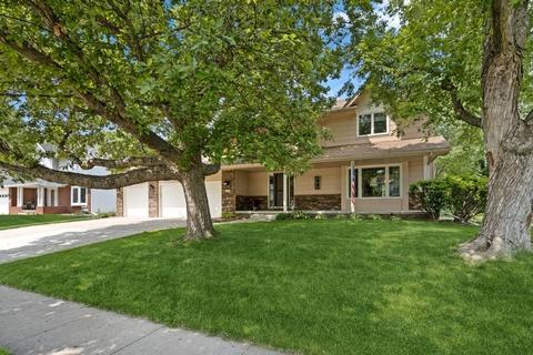 4805 Elm St, West Des Moines, IA 50265