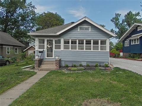 712 40th St, Des Moines, IA 50312