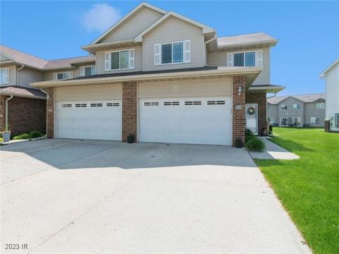 835 SE Crossings Ln, Grimes, IA 50111