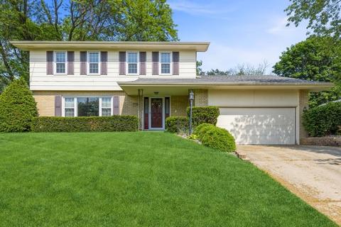 2509 Rocklyn Dr, Urbandale, IA 50322
