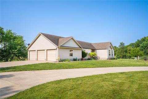 7241 SE 32nd Ave, Runnells, IA 50237
