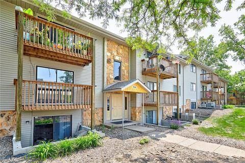 9543 University Ave #8, Clive, IA 50325