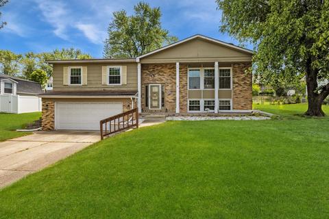2100 Center St, West Des Moines, IA 50265