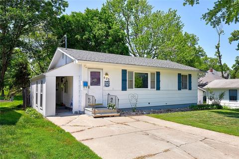 623 N 11th St, Chariton, IA 50049