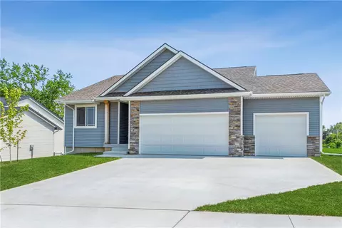 1812 NW 8th St, Grimes, IA 50111