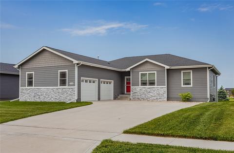 3106 Fieldstone Ct SE, Altoona, IA 50009