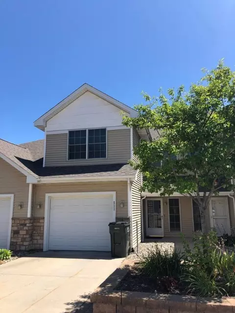 521 E 4th St, Huxley, IA 50124
