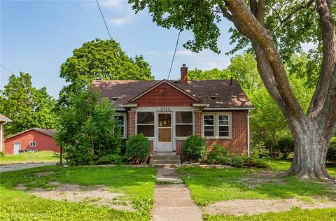 3715 Adams Ave, Des Moines, IA 50310