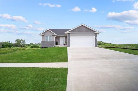 437 N West View Dr, Osceola, IA 50213
